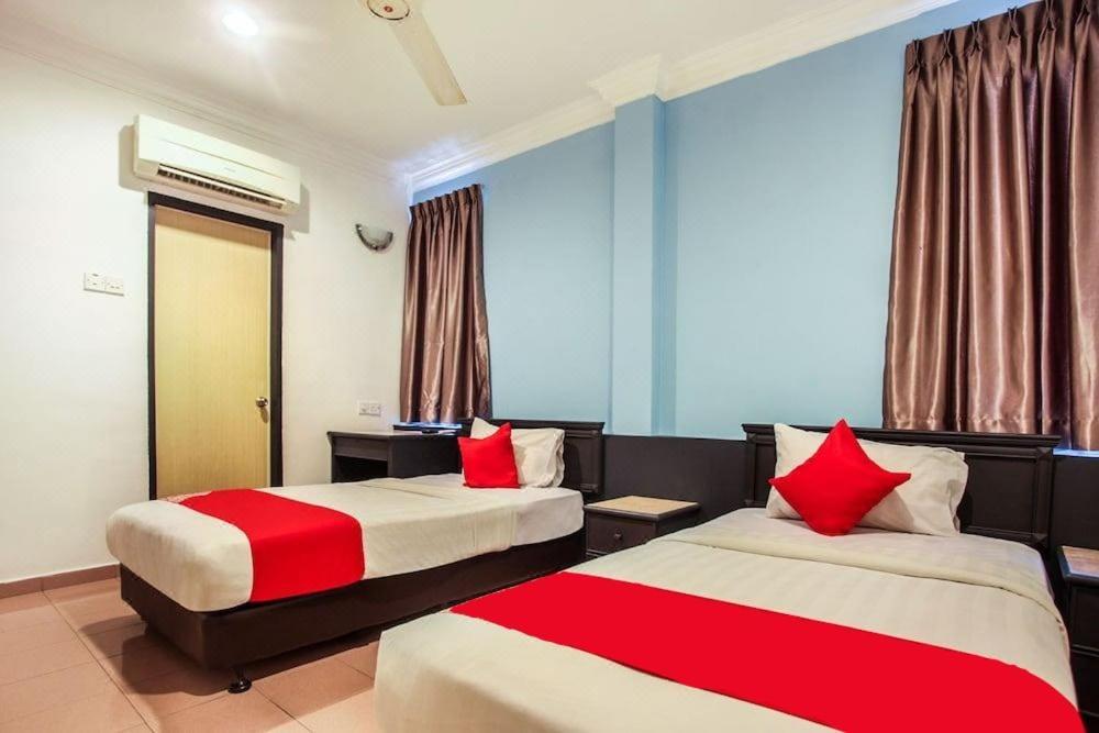 Hotel Home 88 Телук-Интан Экстерьер фото