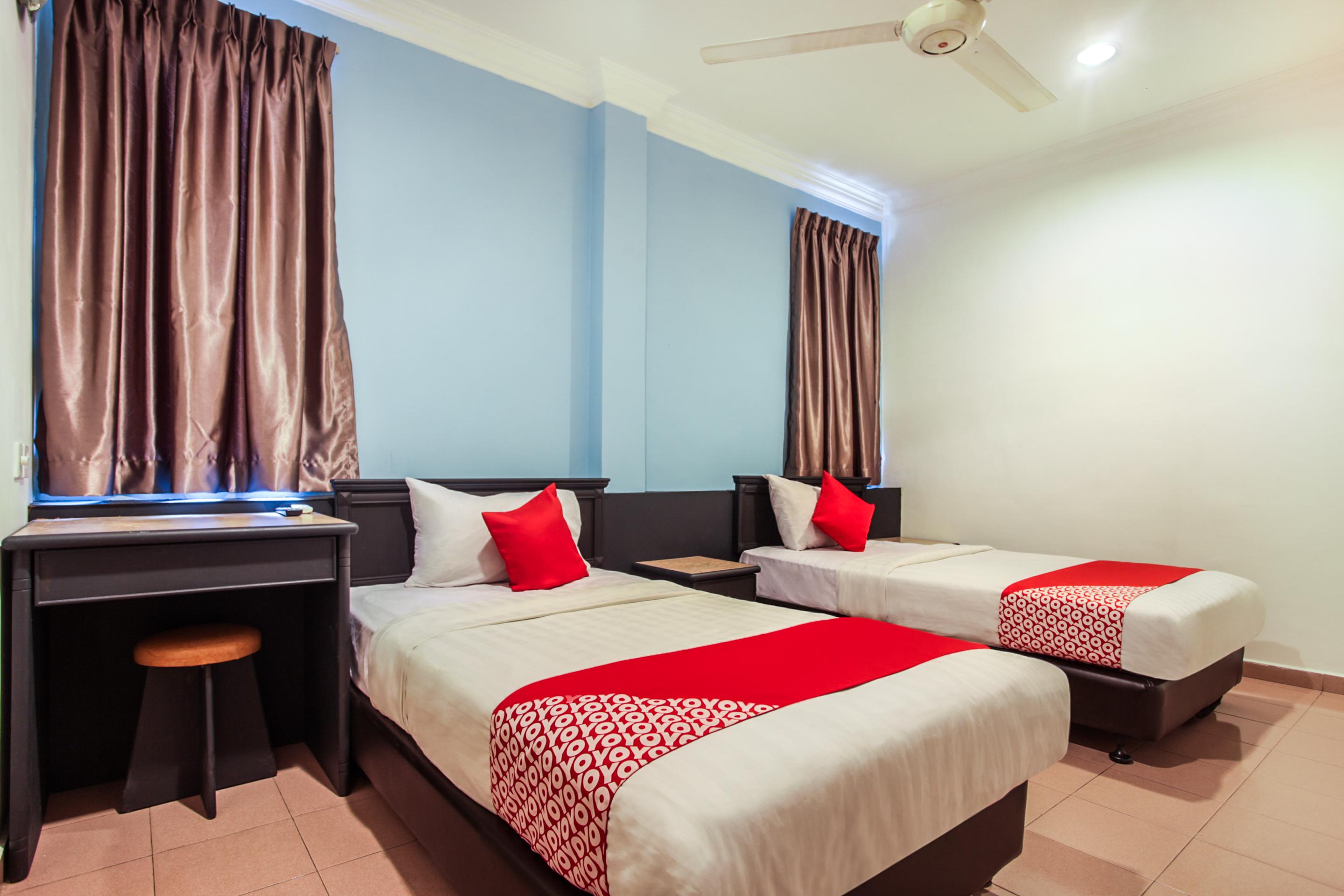 Hotel Home 88 Телук-Интан Экстерьер фото