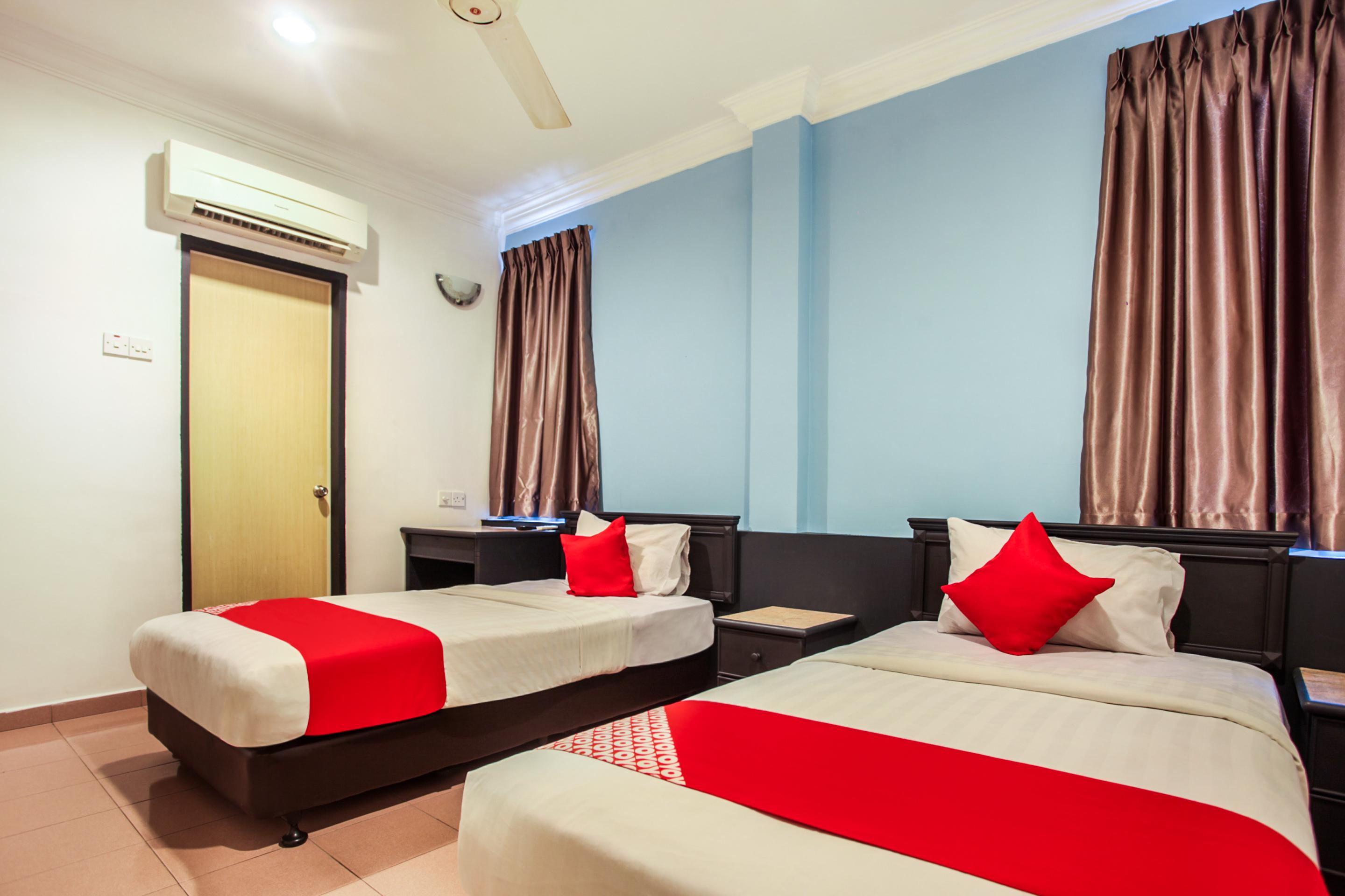 Hotel Home 88 Телук-Интан Экстерьер фото