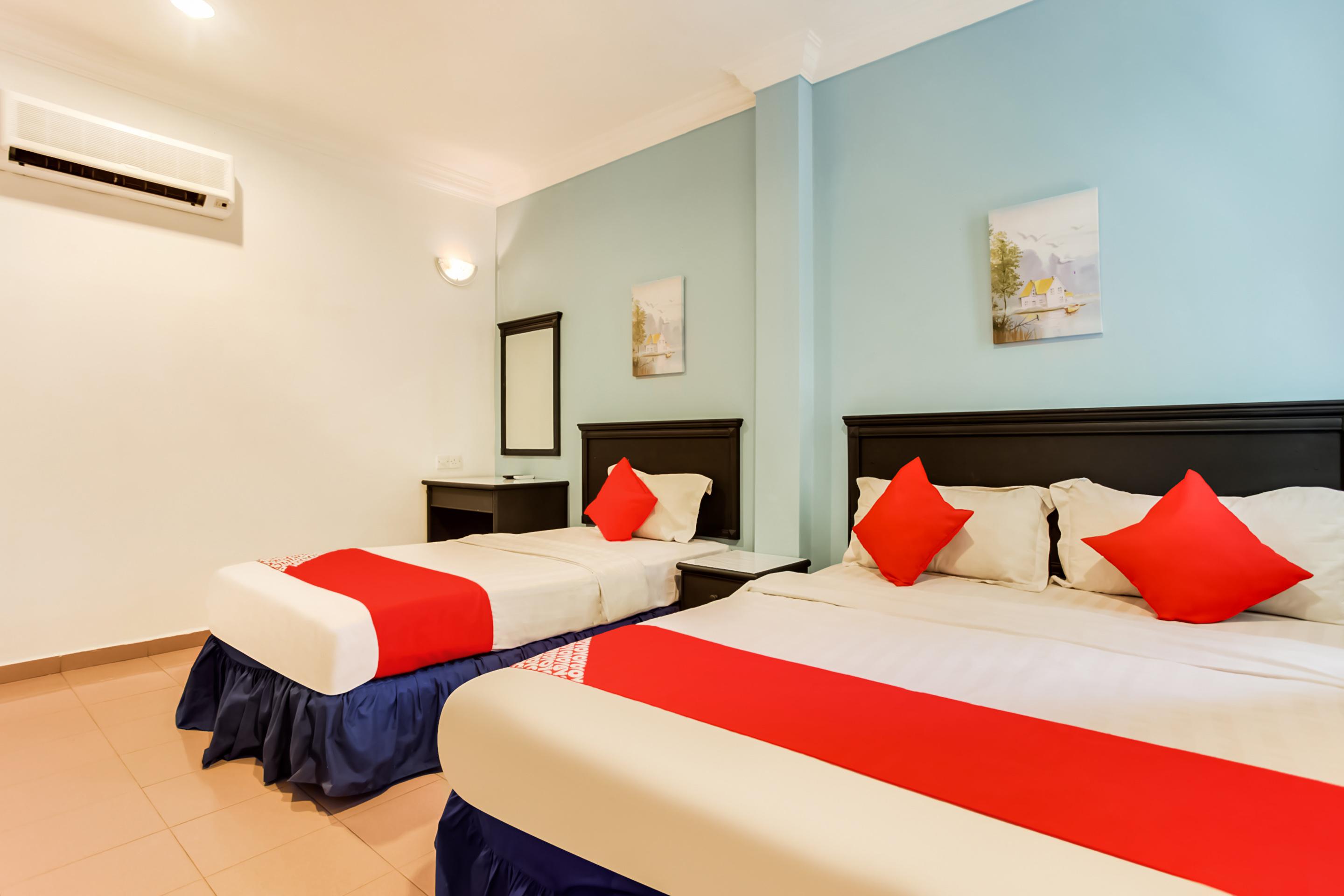 Hotel Home 88 Телук-Интан Экстерьер фото