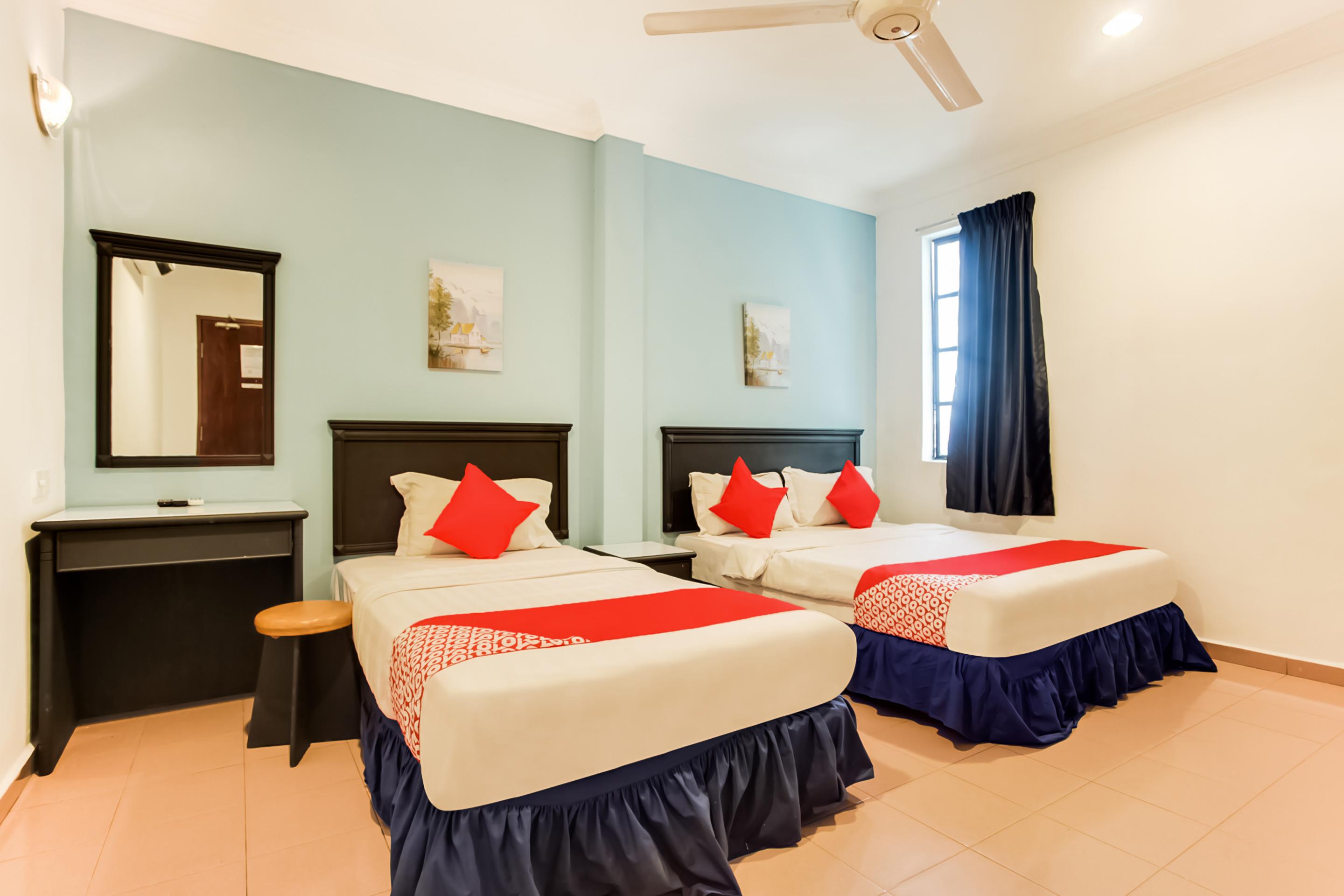 Hotel Home 88 Телук-Интан Экстерьер фото