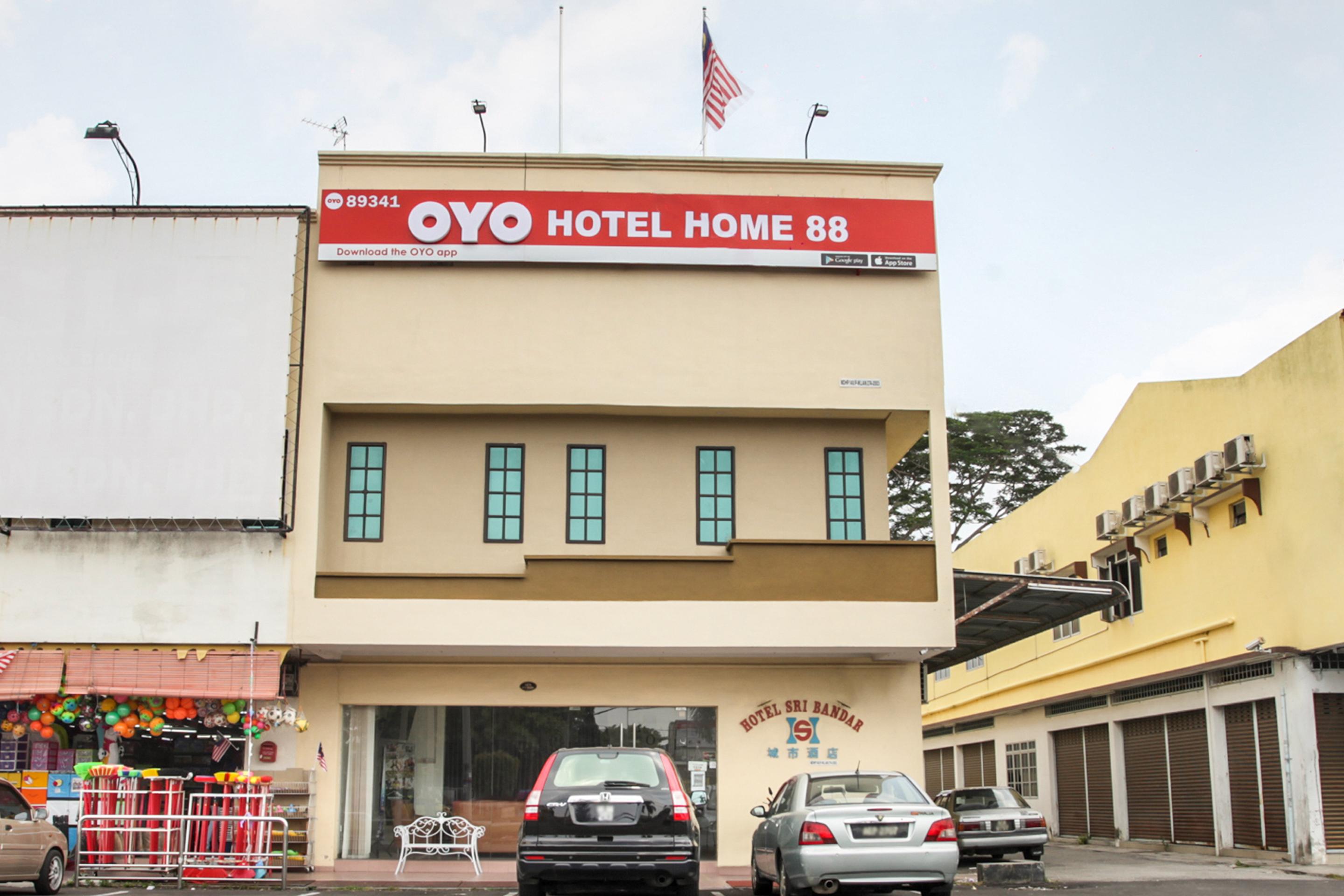 Hotel Home 88 Телук-Интан Экстерьер фото