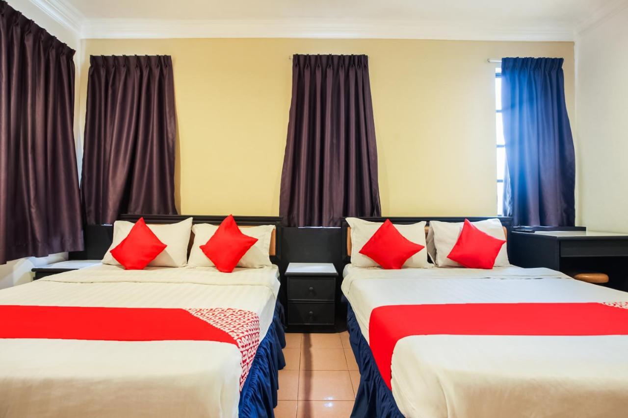 Hotel Home 88 Телук-Интан Экстерьер фото